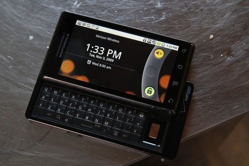 Motorola Droid ขายได้ 1 แสนเครื่องภายในอาทิตย์แรก