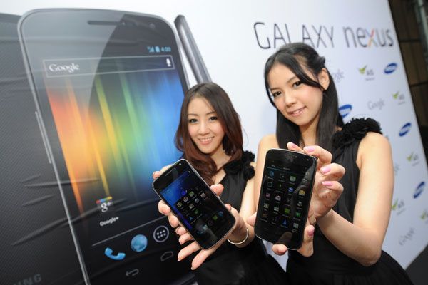 Samsung Galaxy Nexus พร้อมให้ทุกท่านได้ไปจับจองเป็นเจ้าของกันแล้ว
