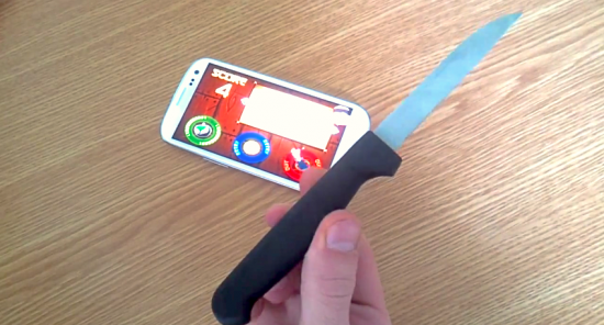 วิดีโอสาธิต วิธีการเล่น Fruit Ninja บน Galaxy SIII โดยใช้มีด!!!