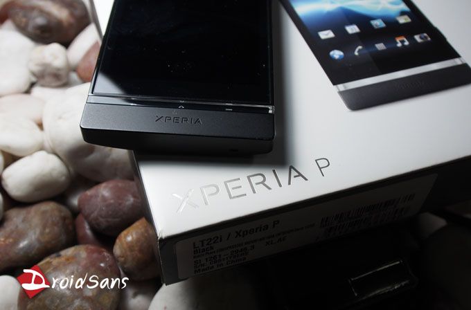 DroidSans Unbox : แกะกล่อง Sony Xperia P (LT22i)