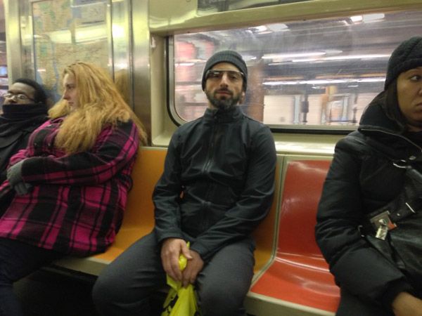 ไม่เห่อ ไม่เห่อ Sergey Brin ใส่ Google Glasses ขึ้นรถไฟฟ้าใต้ดินในนิวยอร์ค