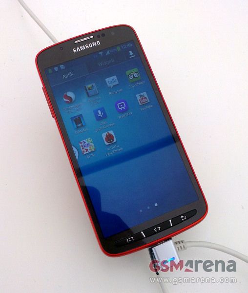 เผยภาพแรกของ Samsung Galaxy S4 Active สมาร์ทโฟนกันน้ำกันฝุ่น