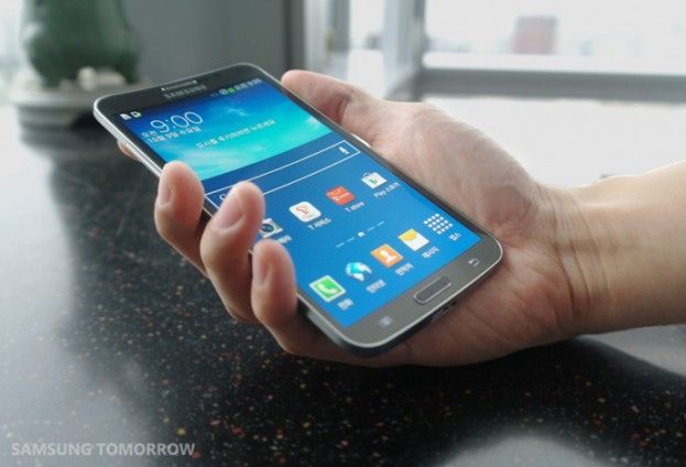 Samsung โชว์ Galaxy Round มือถือตัวแรกที่ใช้หน้าจอโค้งงอแบบ HD Super AMOLED!