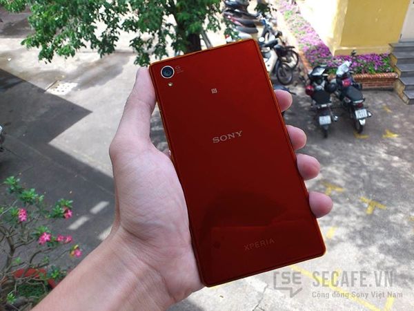 Sony Xperia Z1 สีแดง Limited Edition มาพร้อม Android KitKat 4.4