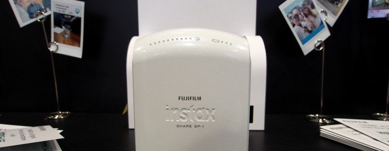 เปลี่ยนมือถือเป็นกล้องโพลารอยด์ด้วย Instax Share จาก FujiFilm