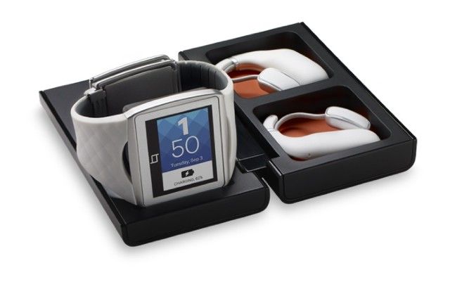 HTC ขอแจมทำ Smart watch ด้วยคน ใช้ Qualcomm Toq เป็นตัวทดสอบ