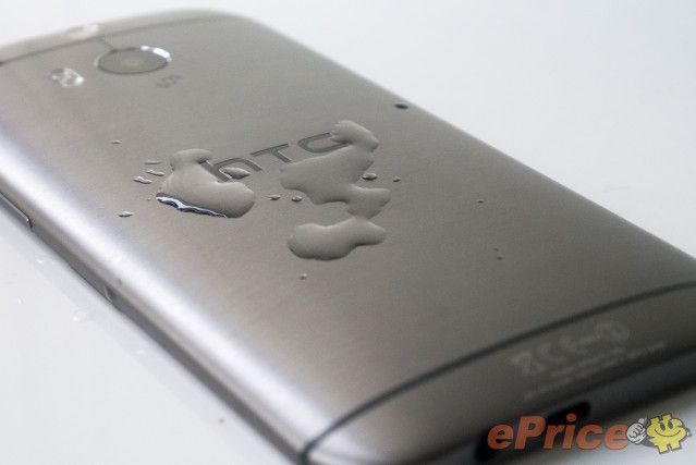 ผู้บริหารวอนอย่าเอา HTC One M8 ไปจุ่มน้ำเล่น เพราะได้มาตรฐาน IPX3 กันฝนกันละอองน้ำเท่านั้น