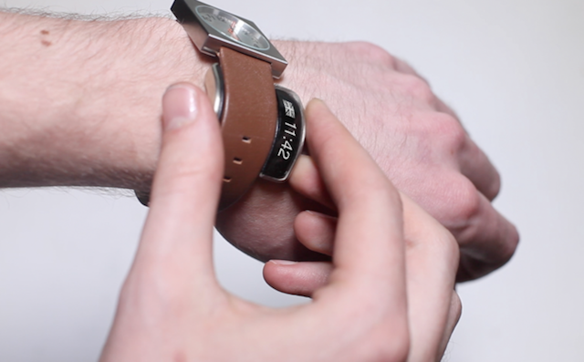 “Glance” gadget ตัวเล็กที่สามารถเปลี่ยนนาฬิกาธรรมดาๆให้กลายเป็น smartwatch ได้ในพริบตา!