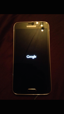 หลุดภาพเผยซัมซุงกำลังซุ่มทำ Galaxy S5 Google Play Edition