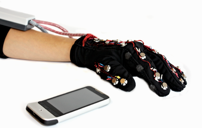 Mobile Lorm Glove ถุงมือช่วยสื่อสารสำหรับคนหูหนวกตาบอด