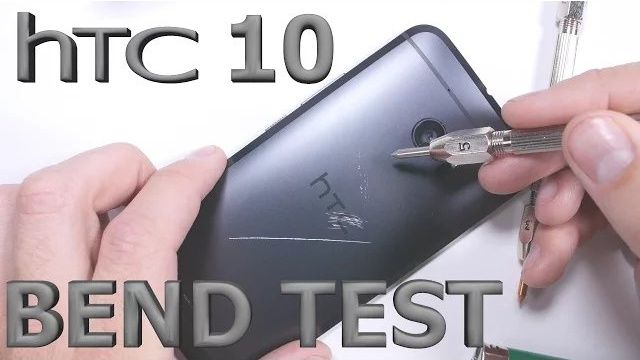 แกร่งทั่วแผ่น…HTC 10 โดนจับกรีดด้วยมีด, เผาด้วยไฟ,​ หักด้วยมือ แต่ก็ผ่านได้สบาย