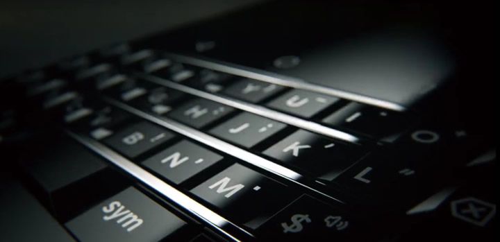 TCL ปล่อยคลิปสมาร์ทโฟนลึกลับที่จะเปิดตัวในงาน CES 2017 คาดว่าเป็น Blackberry Mercury มีแป้นพิมพ์ QWERTY