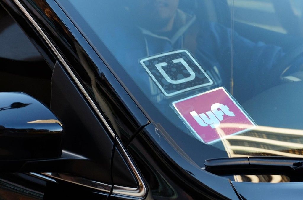 ผู้ขับ Uber และ Lyft ถูกปฎิเสธใบอนุญาตกว่า 8,000 ราย หลังพบมีคดีติดตัว ทั้งความรุนแรง ล่วงละเมิด เมาแล้วขับ
