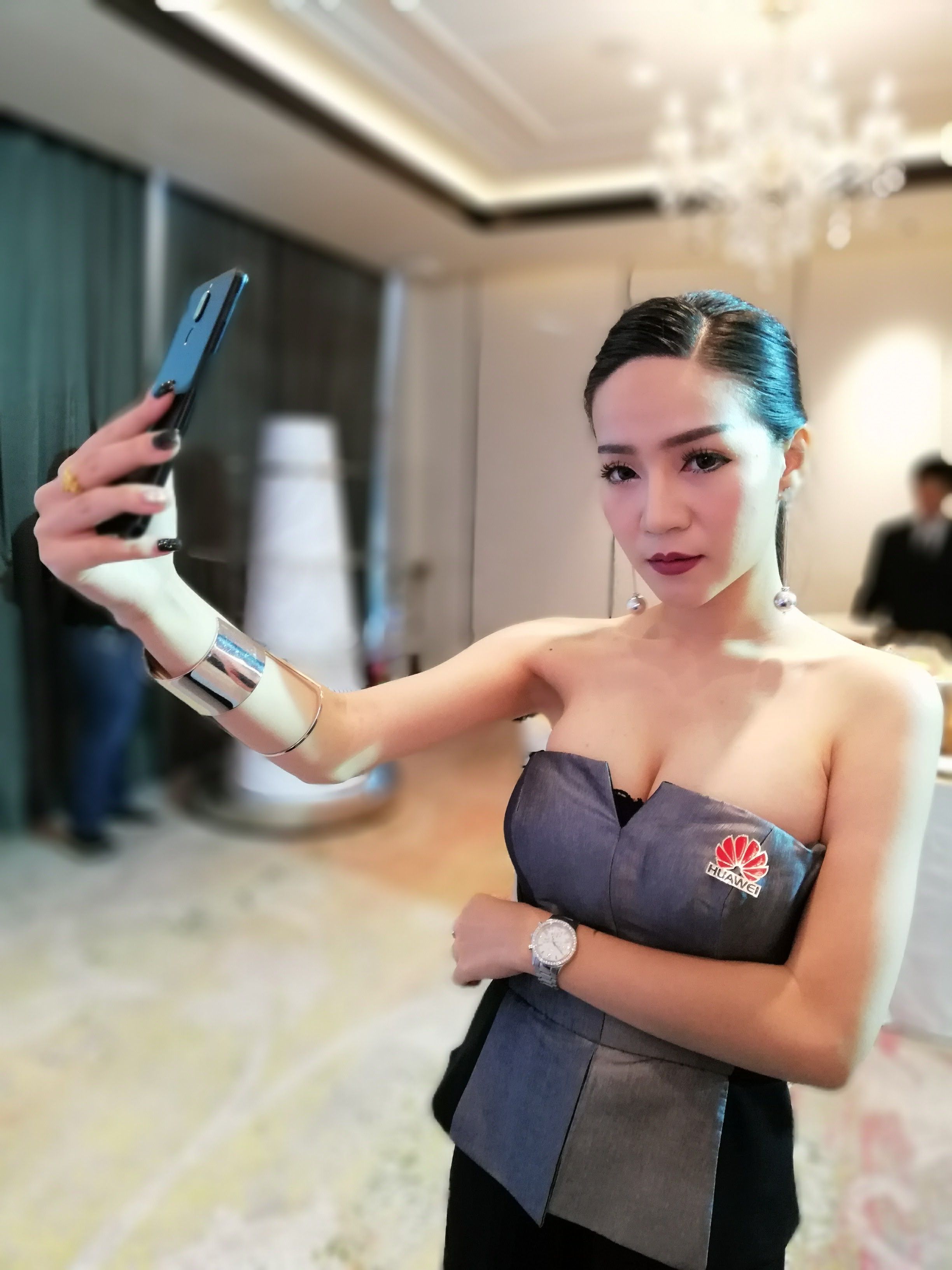 [Preview] พรีวิว Huawei nova 2i มือถือ 4 กล้อง จอยาวขอบบาง ในราคา 10,900 บาท
