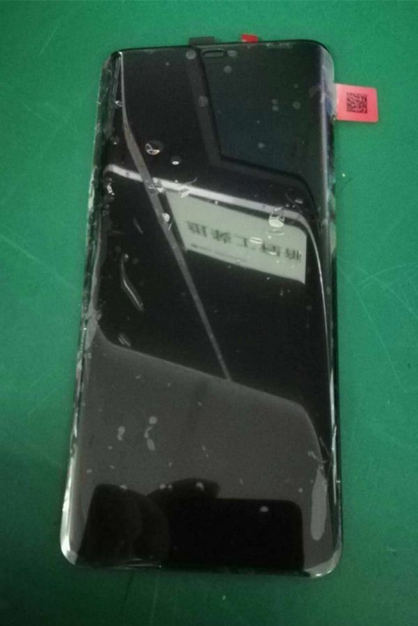 หลุดภาพด้านหน้าของ Huawei Mate 20 Pro พบแถบติ่งใหญ่กว่าเดิม มาพร้อมขอบจอโค้งข้าง