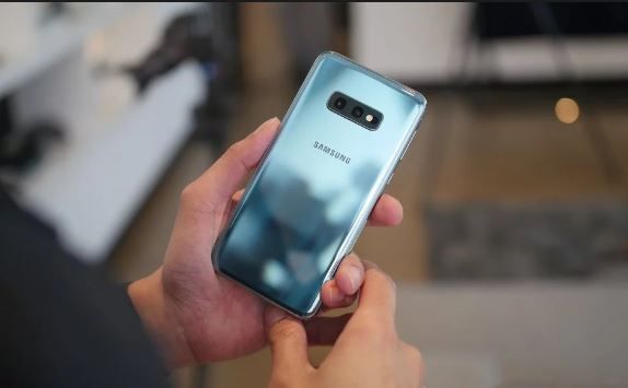 Samsung เตรียมเปิดตัวมือถือเรือธงราคาประหยัด ถูกกว่า Galaxy S10e (คาดอาจเป็น Galaxy A90)