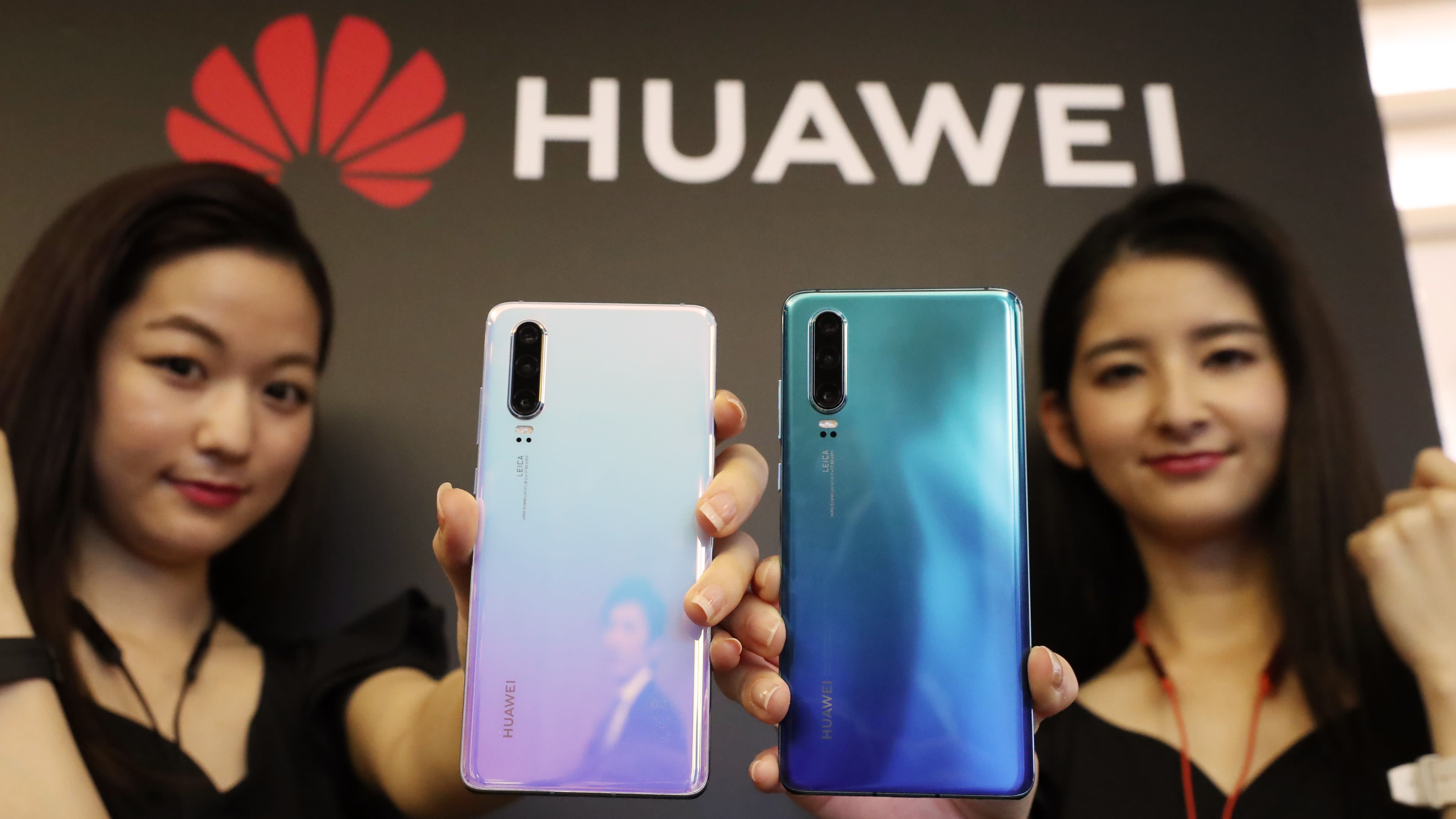 พิษแบล็กลิสต์เริ่มกระทบยอดขายมือถือ Huawei หลังหลายประเทศเลื่อนการวางจำหน่ายสินค้า เนื่องจากยังไม่มั่นใจสถานการณ์