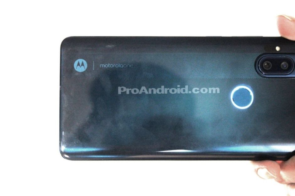 Motorola เตรียมเปิดตัว One Hyper มือถือกล้องหน้าป๊อบอัพ กล้องหลัง 64MP มาพร้อม Android 10 ในวันที่ 3 ธันวาคมนี้