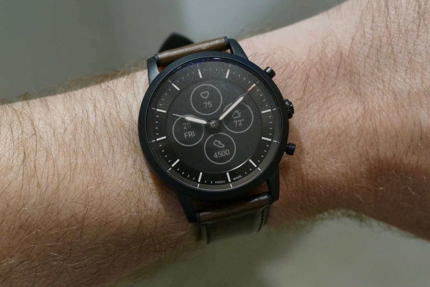 fossil hybrid hr neutra