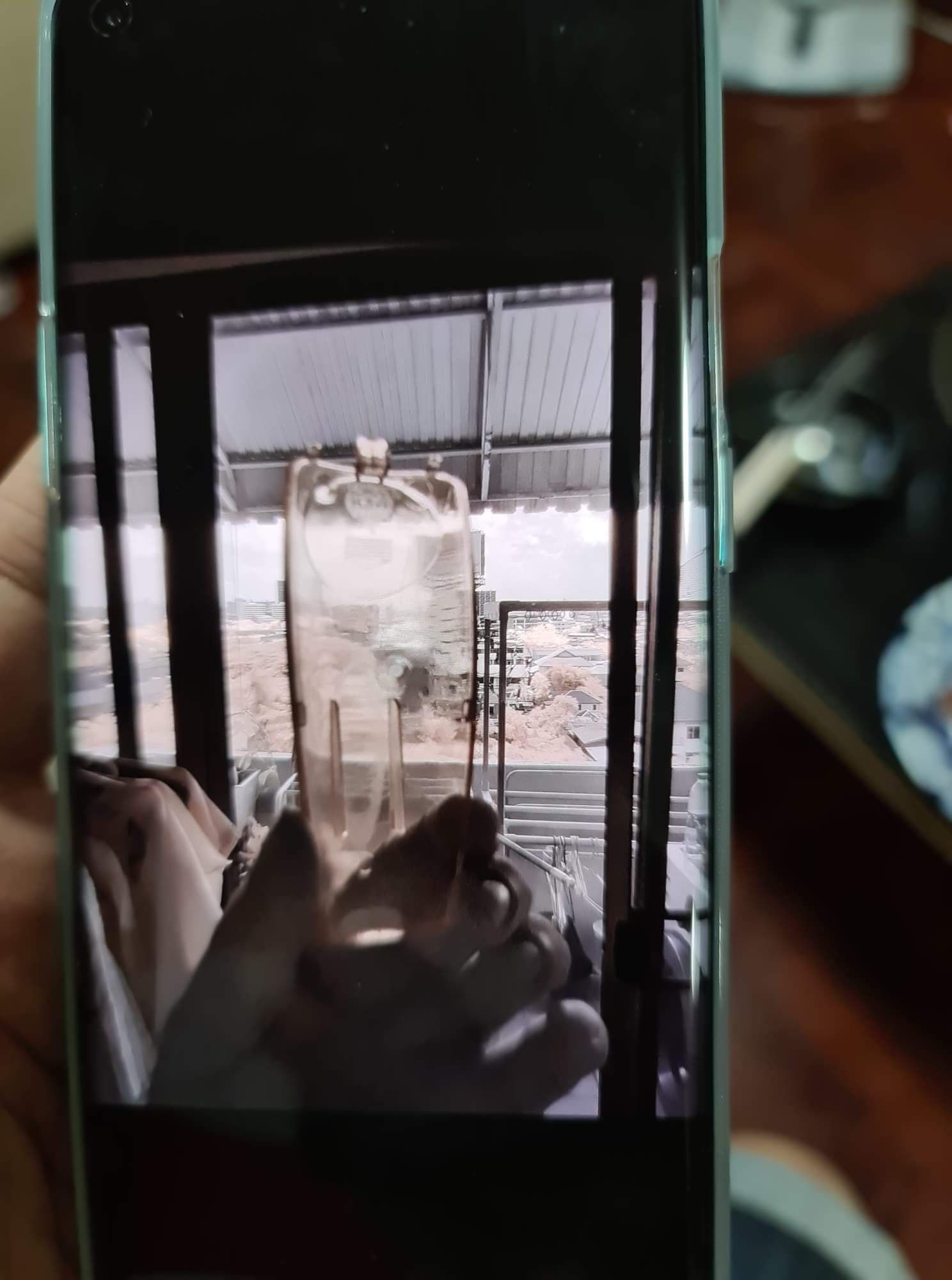 OnePlus เตรียมออกอัพเดทปิดใช้งานฟีเจอร์กล้อง Color Filter จนกว่าจะแก้ปัญหาส่องทะลุพลาสติกได้