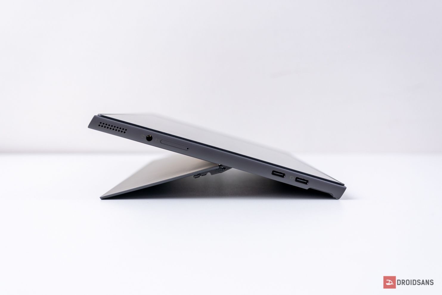 Lenovo IdeaPad Duet 3i โน้ตบุ๊คถอดจอได้ หนักเพียง 860 กรัม พร้อมแถม คีย์บอร์ด ปากกาและ Office Home & Student ฟรี
