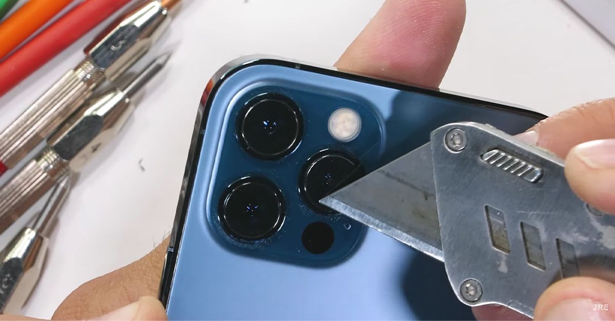 iPhone 12 Pro ถึงมือ Jerry แล้ว พบกระจก Ceramic Shield เป็นรอยขีดข่วนง่าย ไม่ต่างกับกระจกทั่วไป