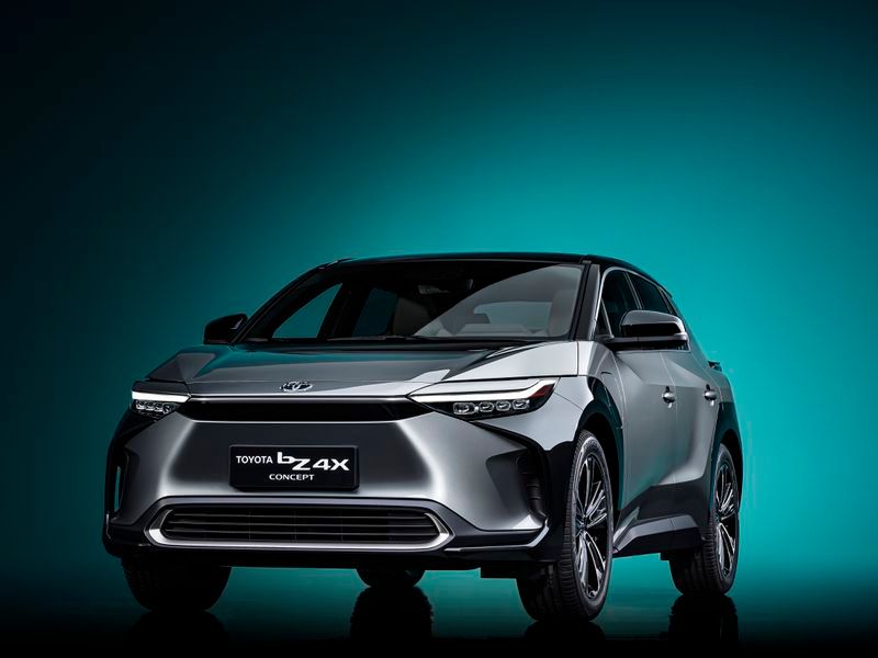 Toyota เผยรถยนต์พลังงานไฟฟ้า BZ4X คันแรกของแบรนด์ เตรียมวางขายช่วงกลางปี 2022