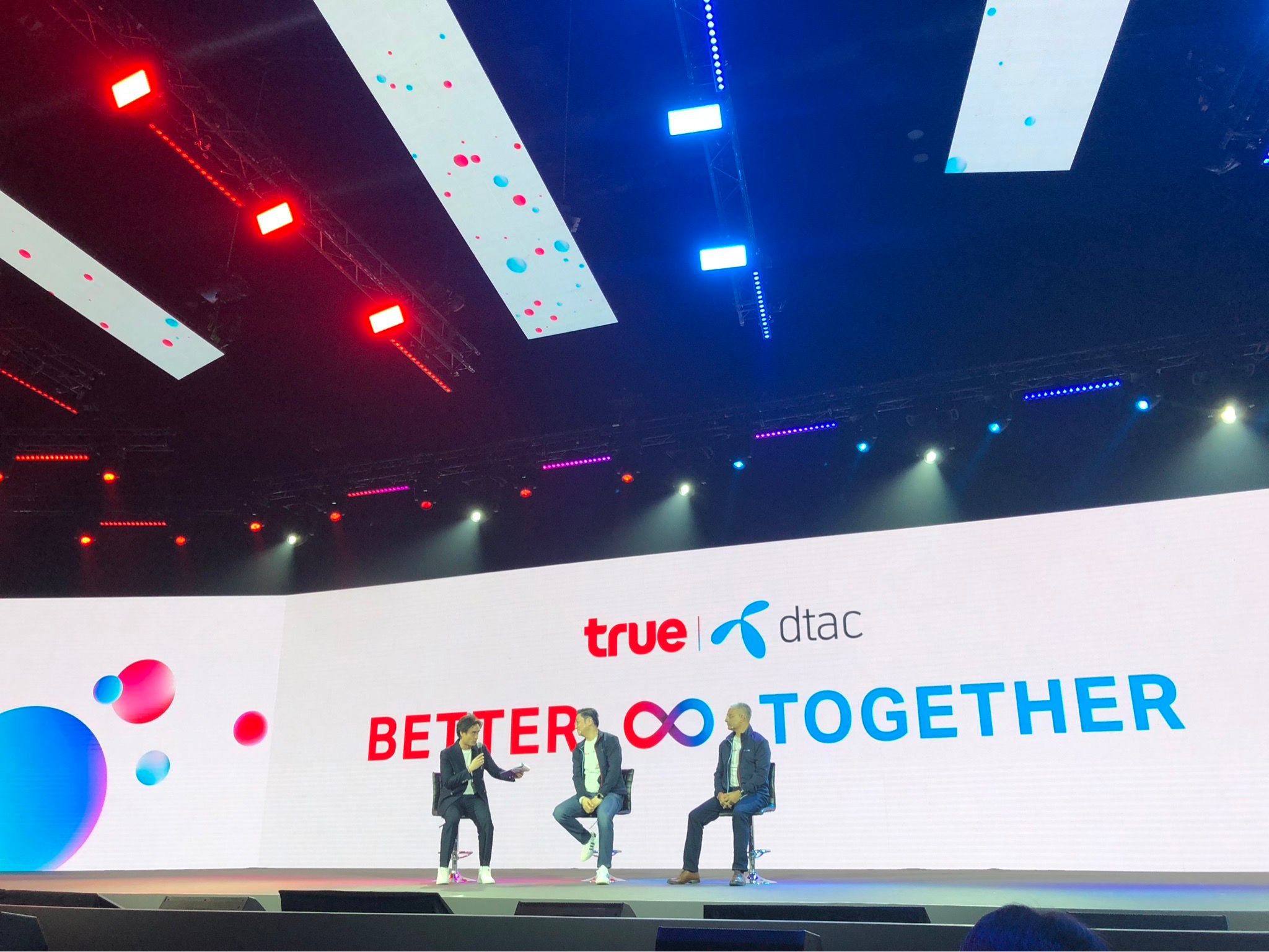 ไม่ขึ้นราคาแน่นอน! CEO ทรู คอร์ปอเรชั่น ตอบคำถามที่ทุกคนอยากรู้ หลังควบ ...