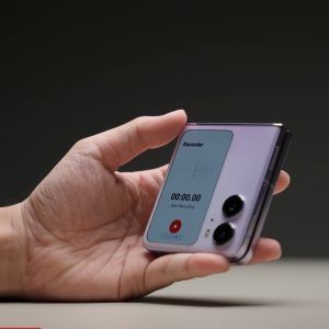 OPPO Find N2 Flip folded