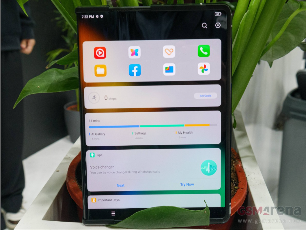 TECNO Phantom Ultimate มือถือจอม้วนเครื่องต้นแบบ โชว์ตัวที่งาน MWC 2024 ...