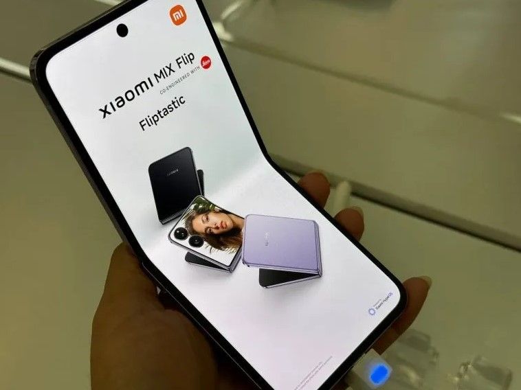 Xiaomi Mix Flip 2 จะมาพร้อมแบตที่เยอะกว่ารุ่นแรก แต่มีตัวเครื่องที่เบาและบางลงกว่าเดิม