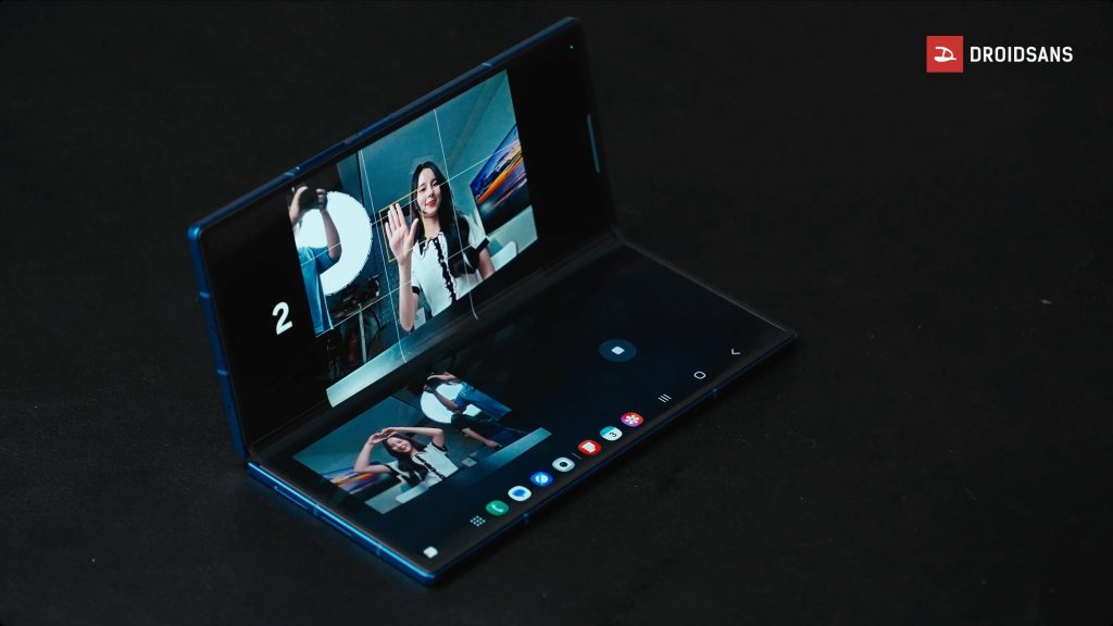 Galaxy Z Fold7 - Flex Mode