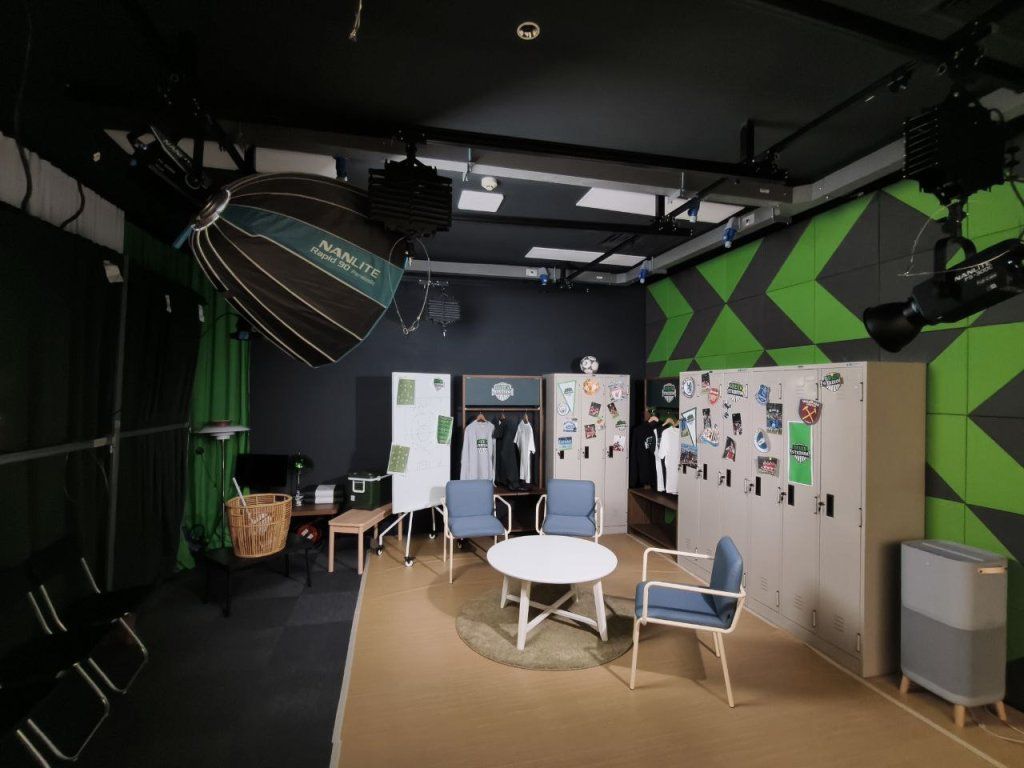 AIS SIAM STUDIO
