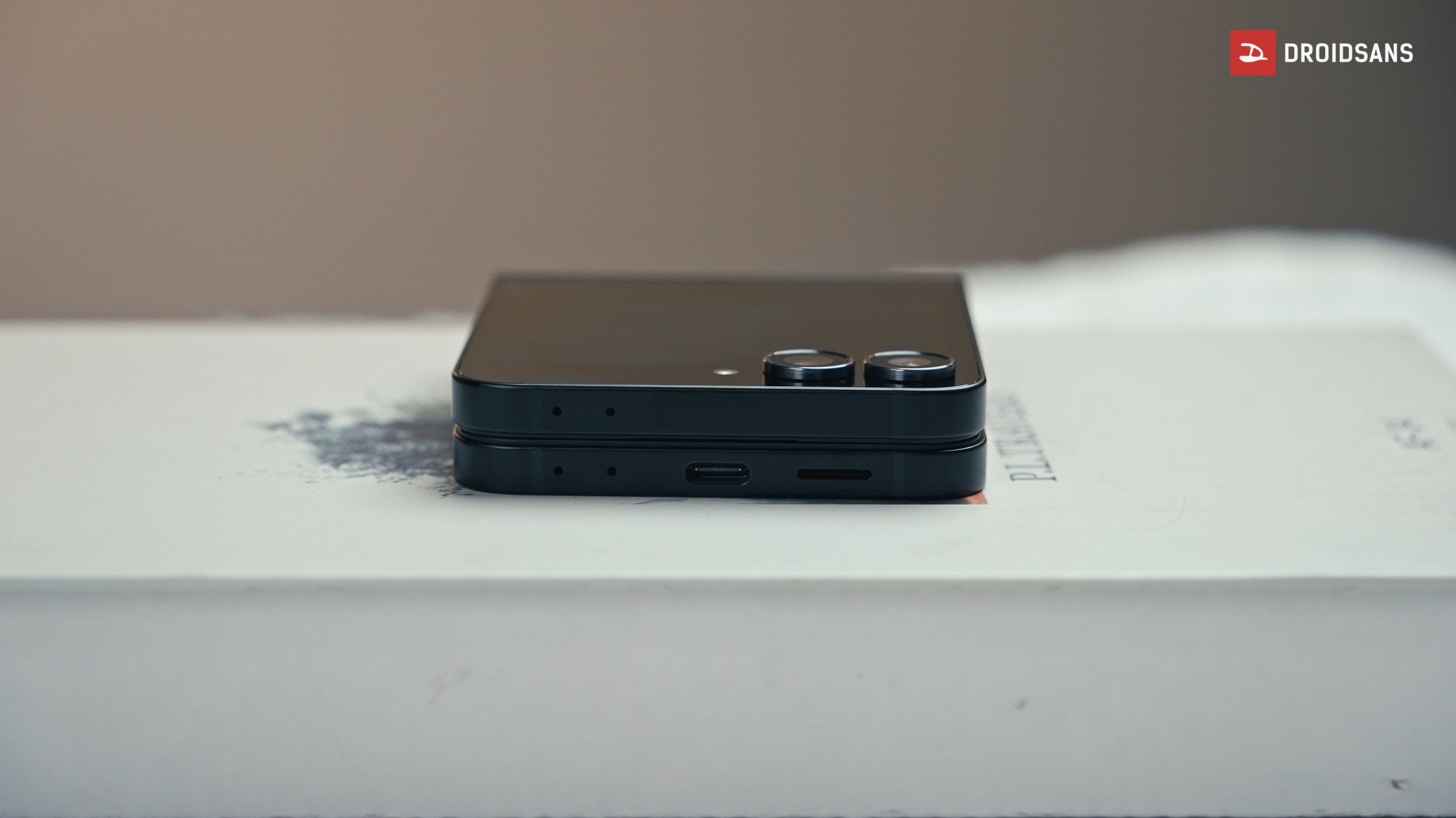 Galaxy Z Flip7 FE - Frame