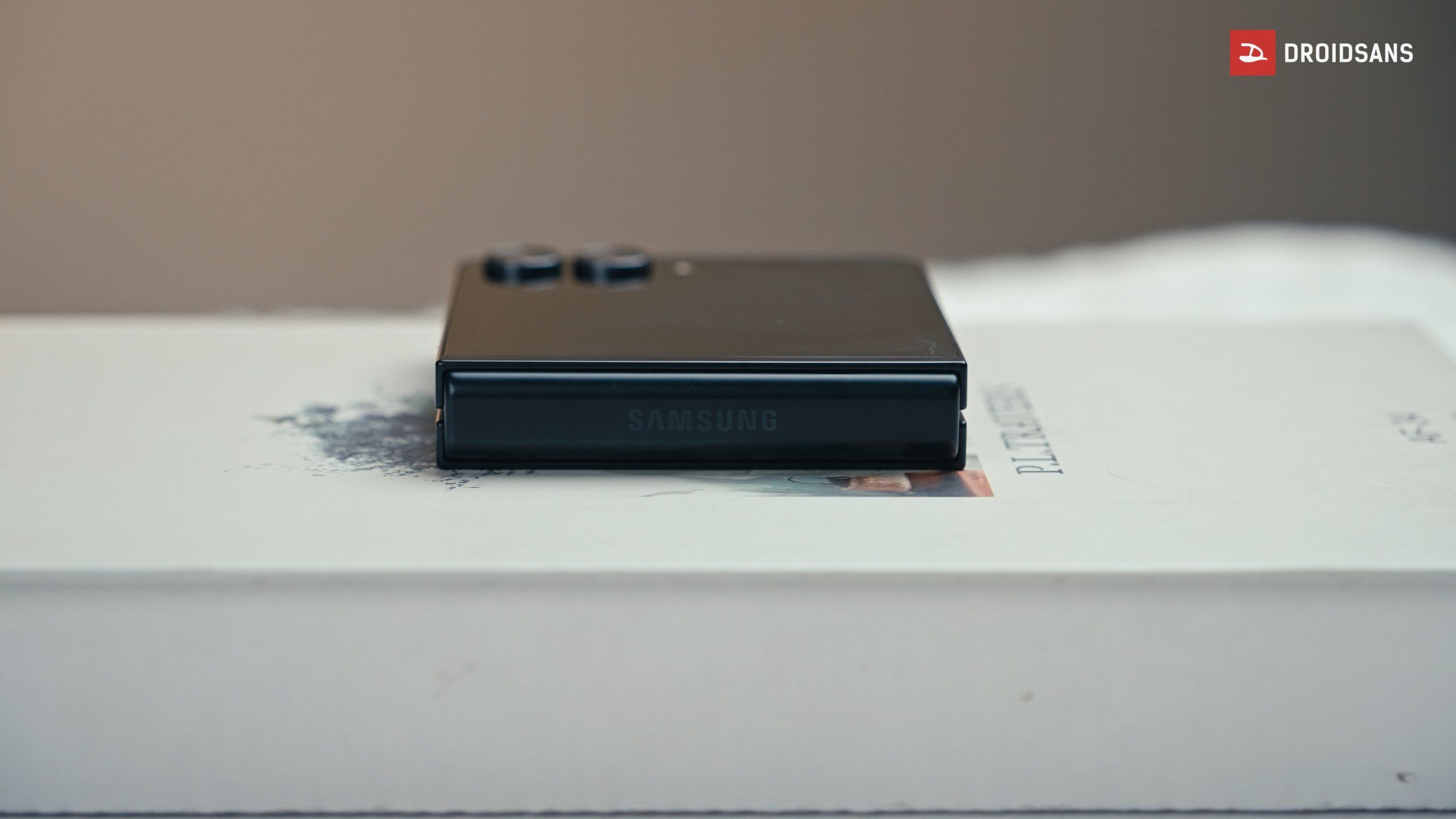 Galaxy Z Flip7 FE - Frame