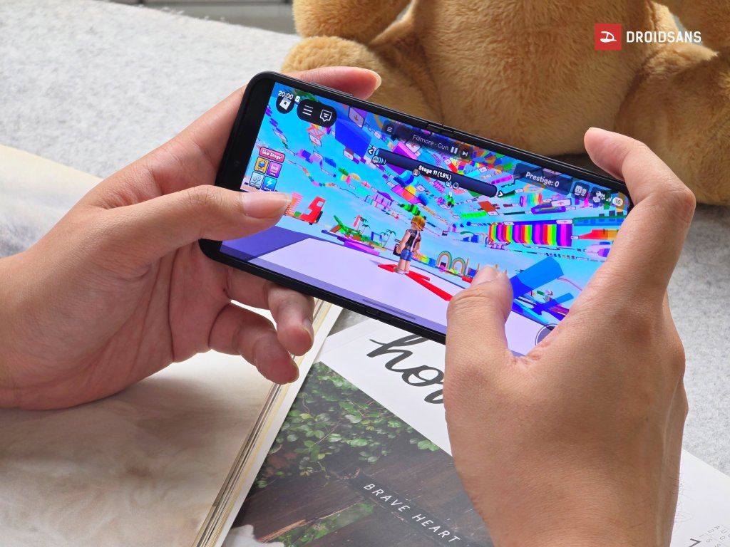 Galaxy Z Flip7 FE - Roblox