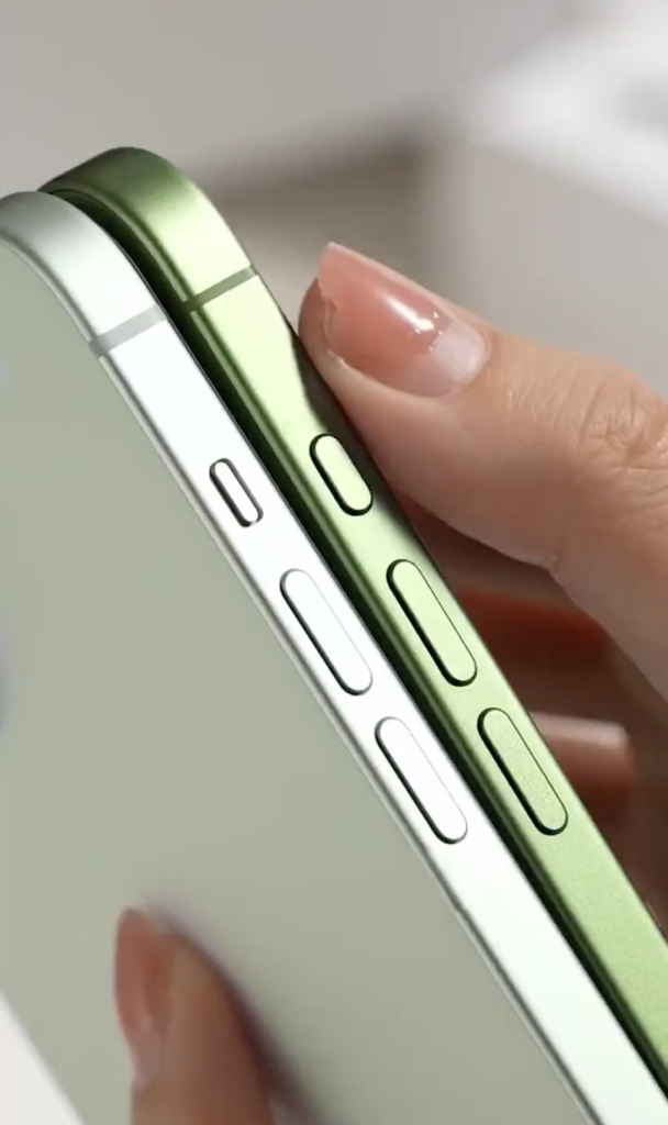 iPhone 17 Green