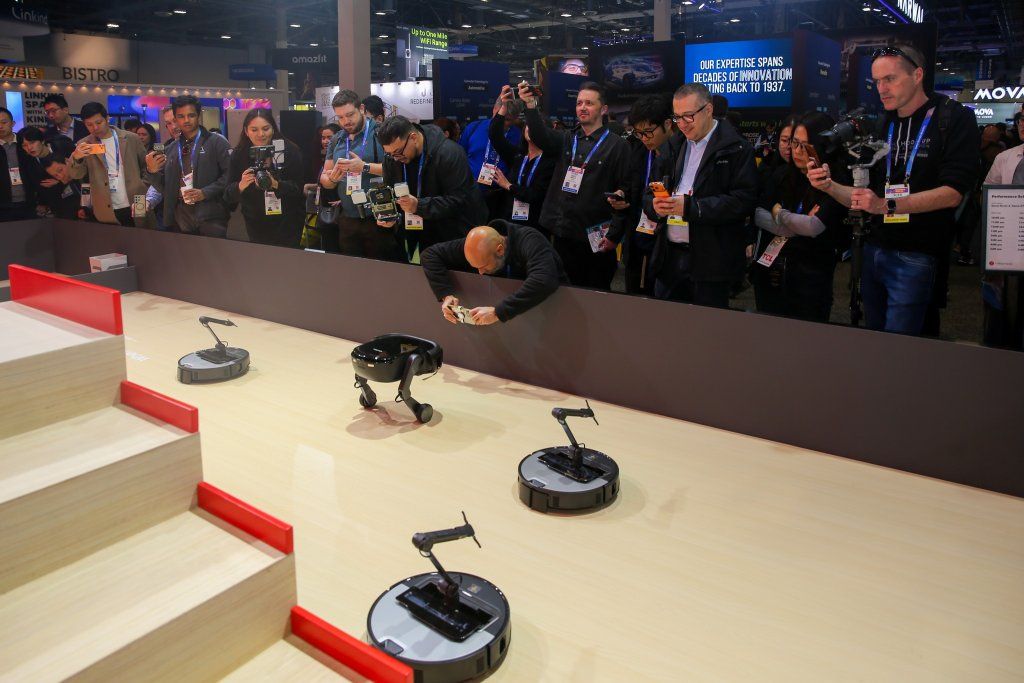 Roborock Saros Rover 1