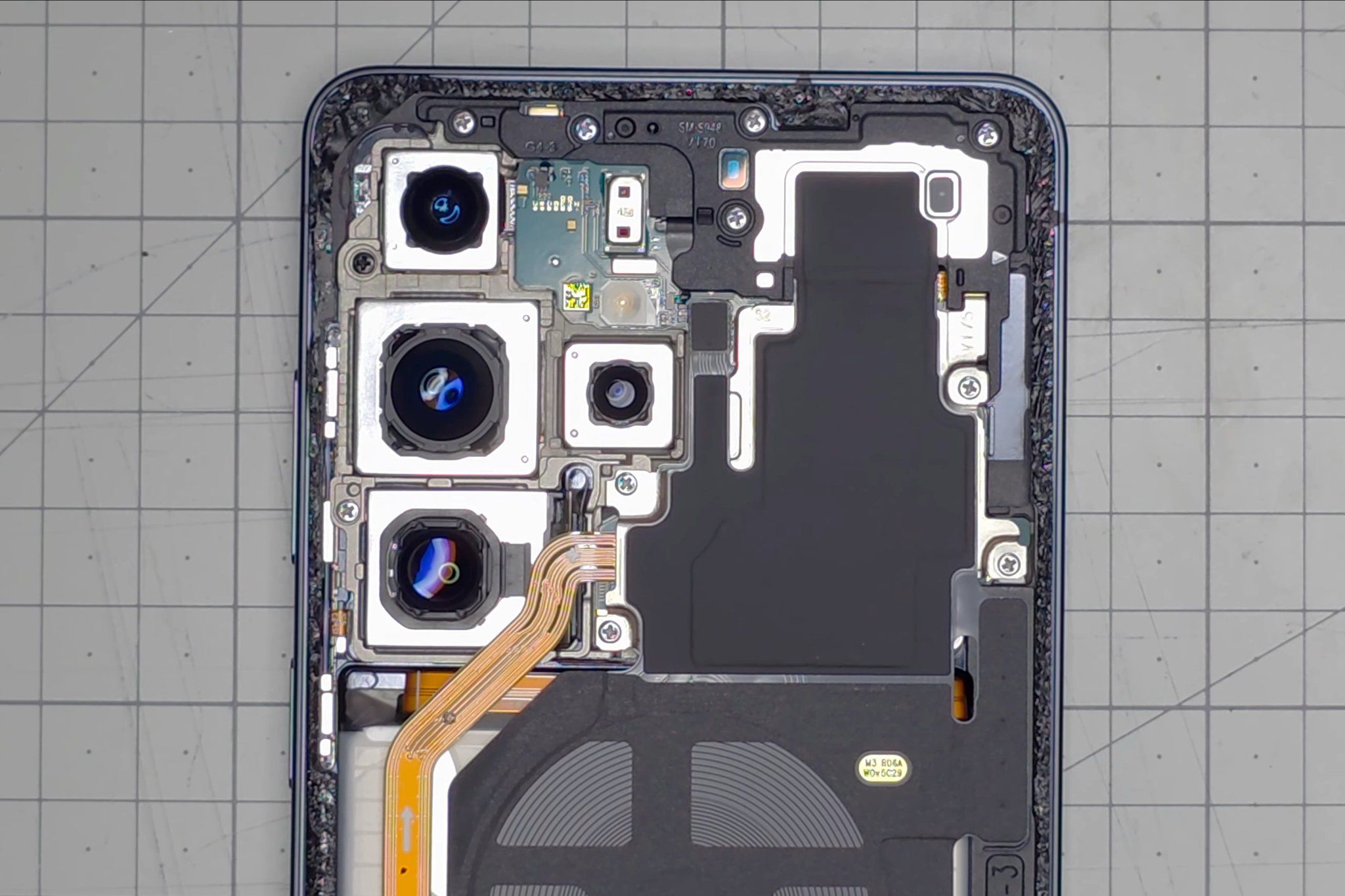 กล้องเทเลโฟโต้ของ Samsung Galaxy S26 Ultra อัปเกรดไปใช้เทคโนโลยี ALoP ...