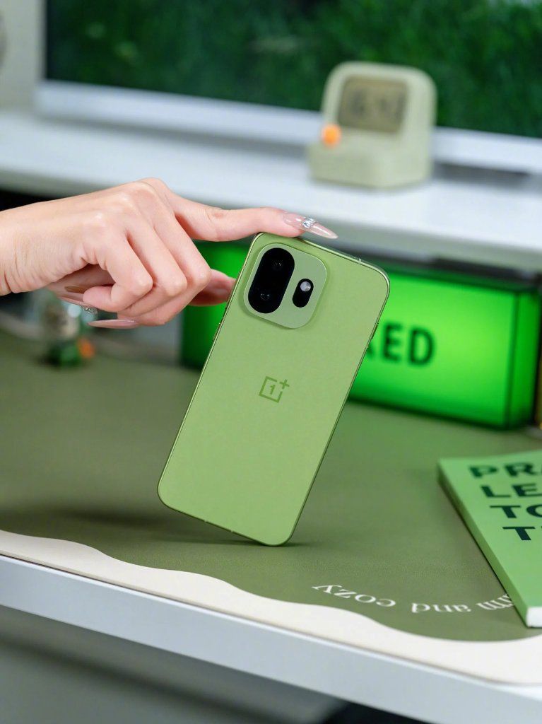 OnePlus 15T Relaxed Matcha