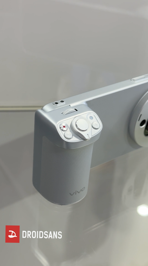 vivo X300 Ultra 400mm Zeiss Teleconverter