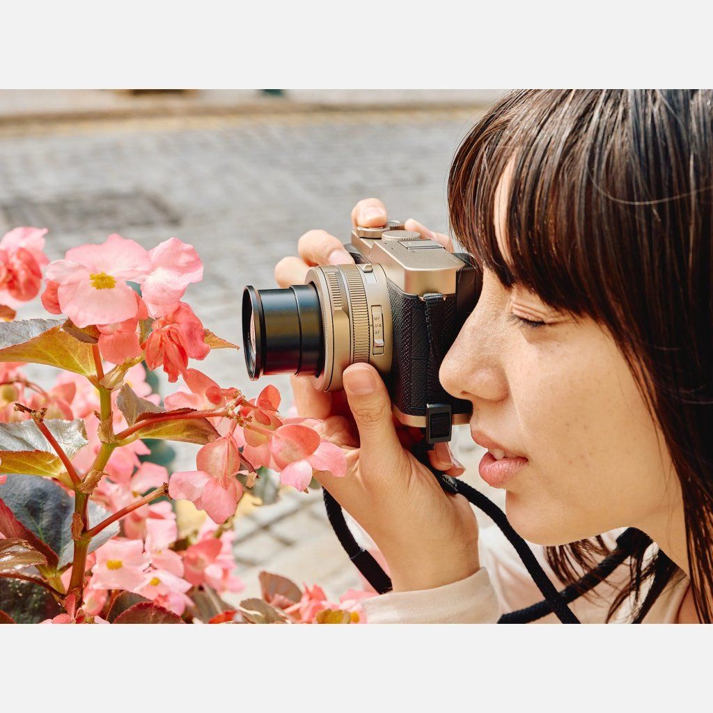 Panasonic LUMIX L10 2