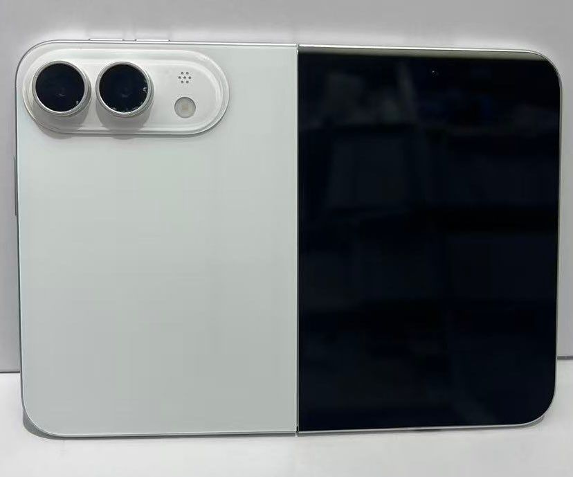iPhone Fold dummy