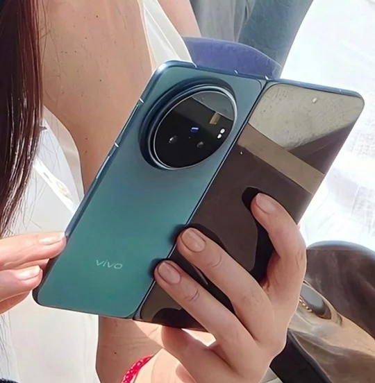 vivo X Fold 6 