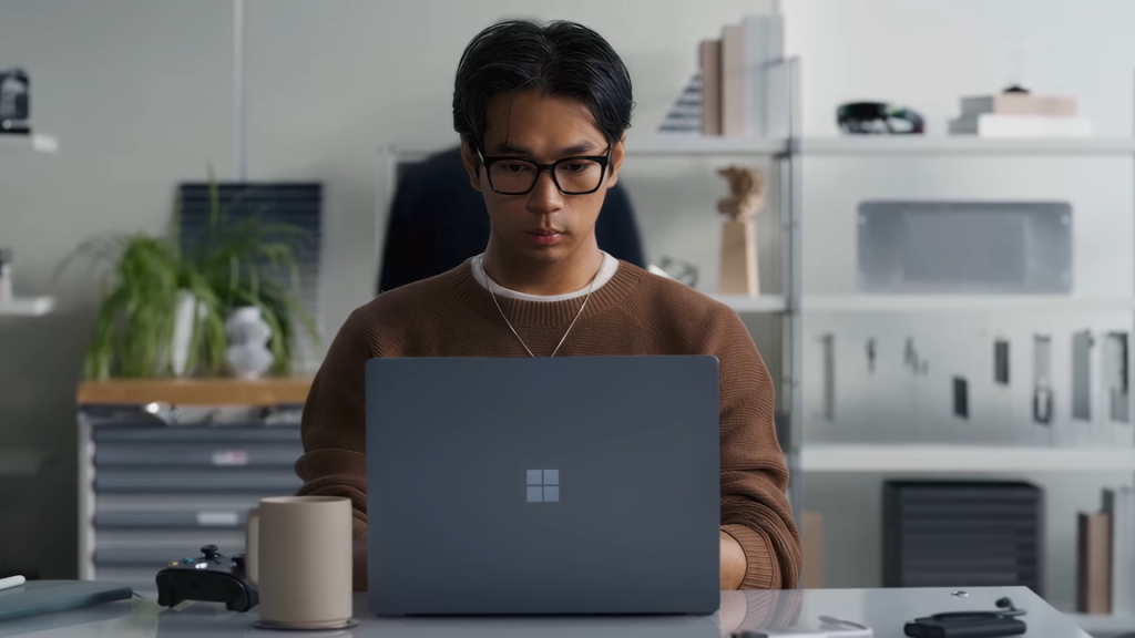 Nvidia Mini Usb เปิดราคา Surface Laptop Ultra ชิป RTX Spark หน้าจอสัมผัส mini-LED พอร์ต ...